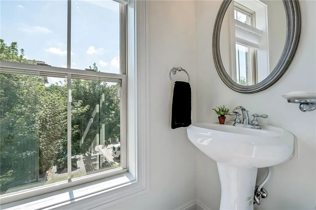 297 Le Gran Bend Ne, Atlanta, Georgia 30328, 2 Bedrooms Bedrooms, ,2 BathroomsBathrooms,Residential,Sold,297 Le Gran Bend Ne,6041337