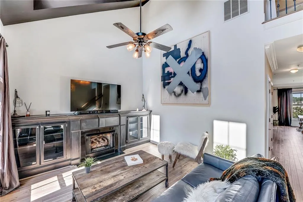 297 Le Gran Bend Ne, Atlanta, Georgia 30328, 2 Bedrooms Bedrooms, ,2 BathroomsBathrooms,Residential,Sold,297 Le Gran Bend Ne,6041337