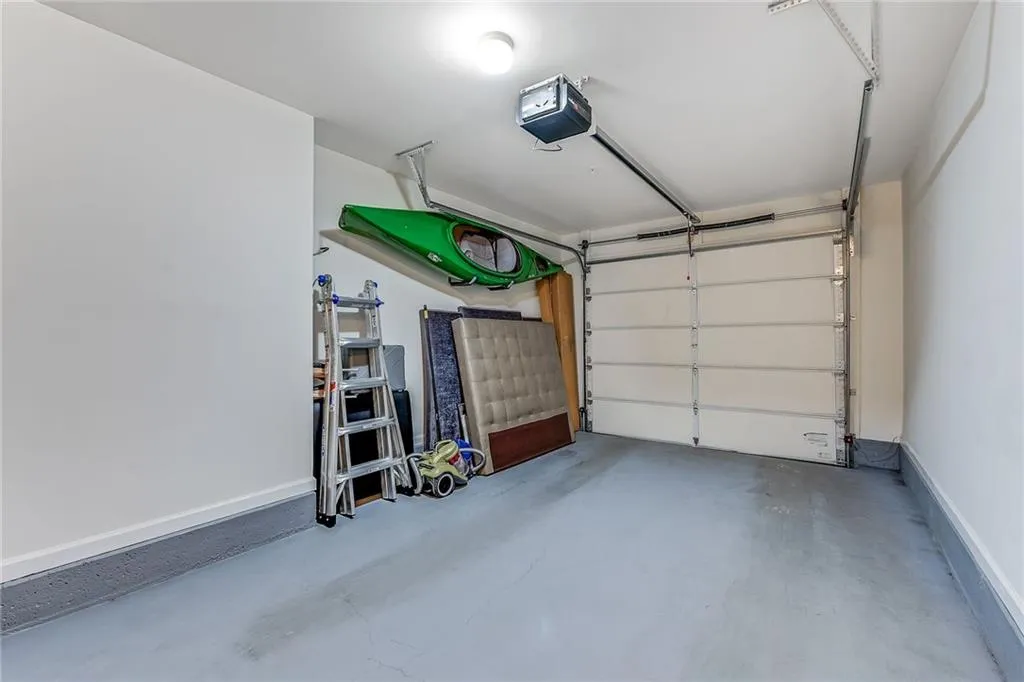 297 Le Gran Bend Ne, Atlanta, Georgia 30328, 2 Bedrooms Bedrooms, ,2 BathroomsBathrooms,Residential,Sold,297 Le Gran Bend Ne,6041337