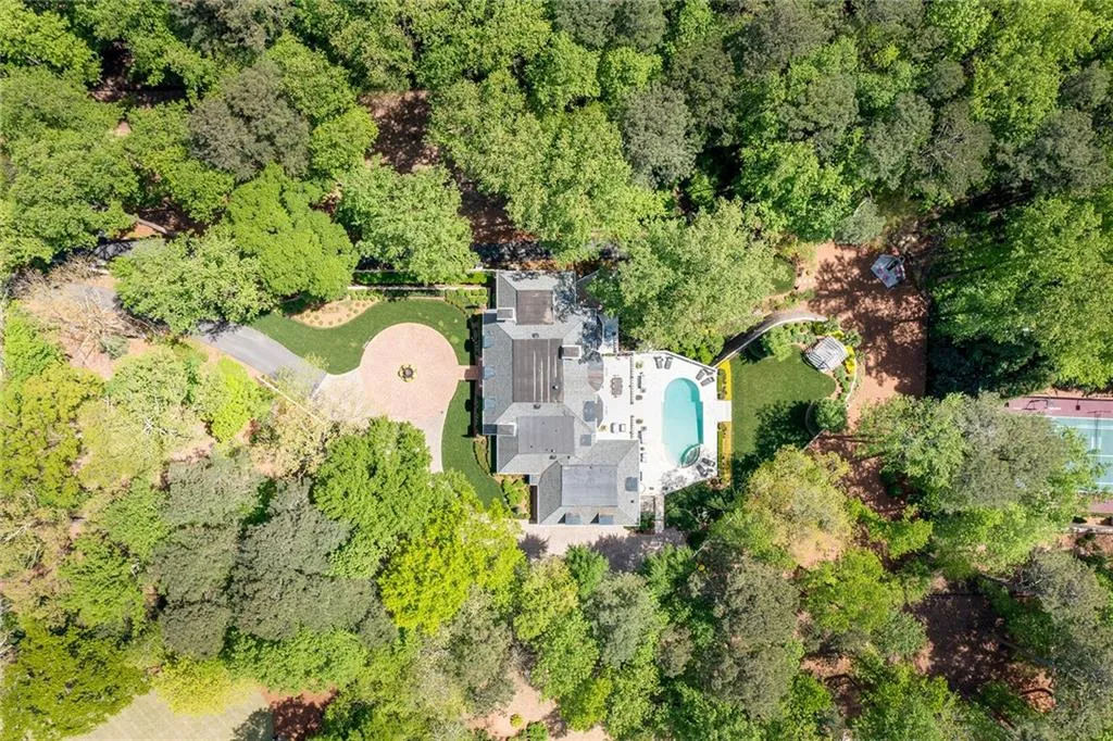 5040 Northside Drive, Atlanta, Georgia 30327, 7 Bedrooms Bedrooms, ,7 BathroomsBathrooms,Residential,Sold,5040 Northside Drive,6835146
