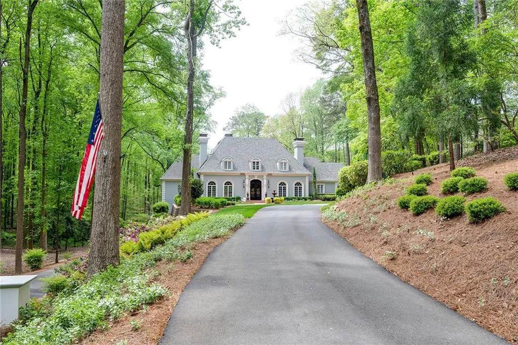 5040 Northside Drive, Atlanta, Georgia 30327, 7 Bedrooms Bedrooms, ,7 BathroomsBathrooms,Residential,Sold,5040 Northside Drive,6835146