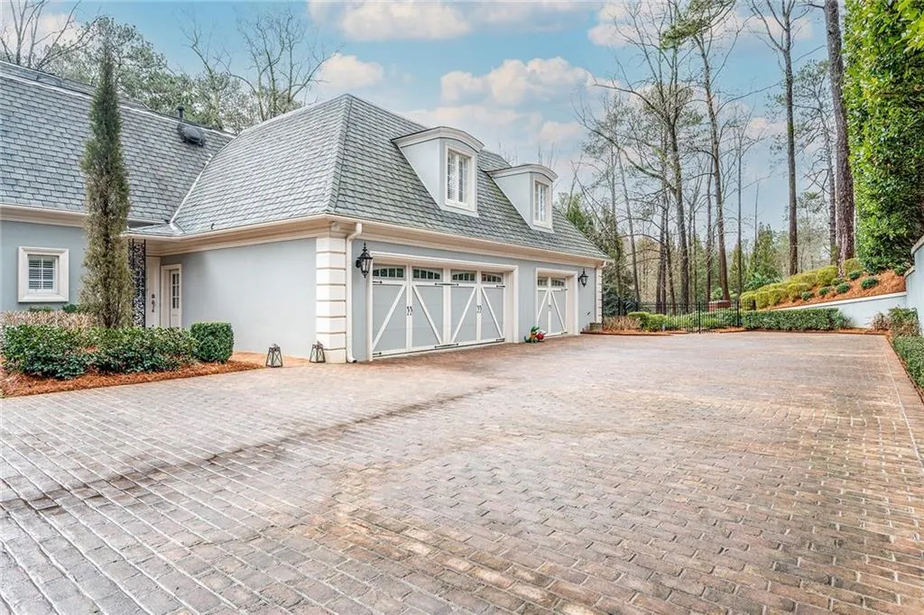 5040 Northside Drive, Atlanta, Georgia 30327, 7 Bedrooms Bedrooms, ,7 BathroomsBathrooms,Residential,Sold,5040 Northside Drive,6835146