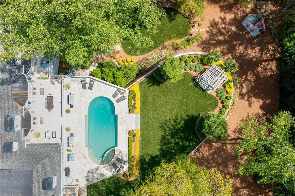5040 Northside Drive, Atlanta, Georgia 30327, 7 Bedrooms Bedrooms, ,7 BathroomsBathrooms,Residential,Sold,5040 Northside Drive,6835146