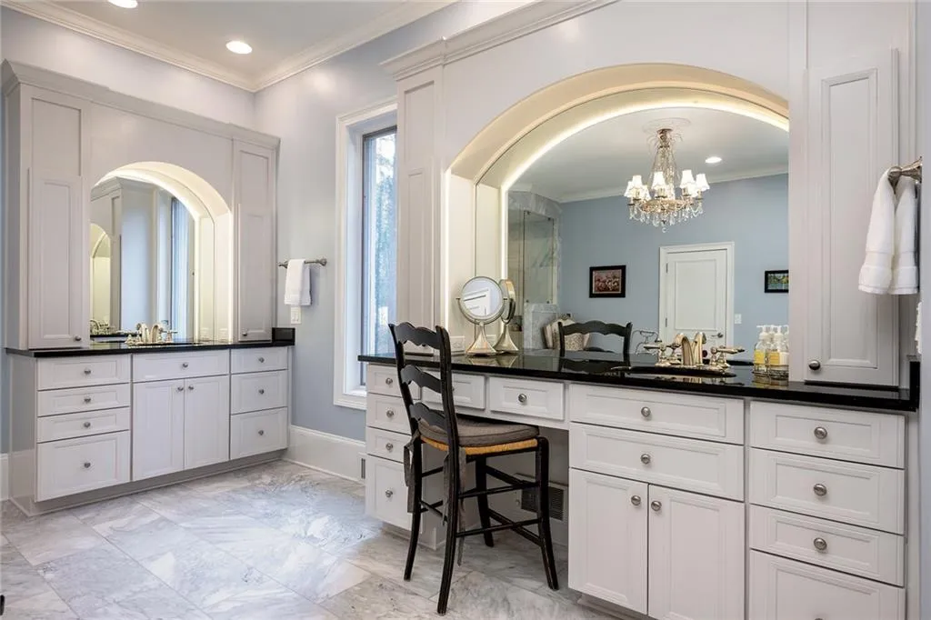 5040 Northside Drive, Atlanta, Georgia 30327, 7 Bedrooms Bedrooms, ,7 BathroomsBathrooms,Residential,Sold,5040 Northside Drive,6835146