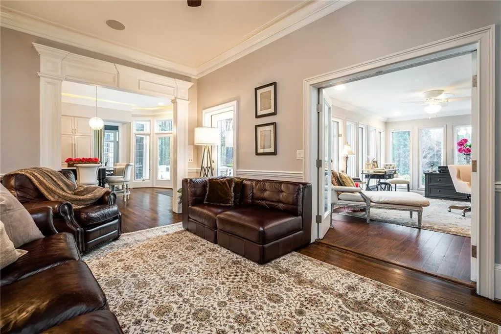 5040 Northside Drive, Atlanta, Georgia 30327, 7 Bedrooms Bedrooms, ,7 BathroomsBathrooms,Residential,Sold,5040 Northside Drive,6835146