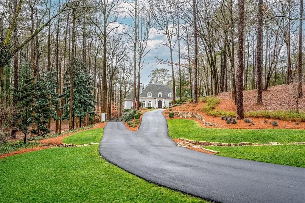 5040 Northside Drive, Atlanta, Georgia 30327, 7 Bedrooms Bedrooms, ,7 BathroomsBathrooms,Residential,Sold,5040 Northside Drive,6835146