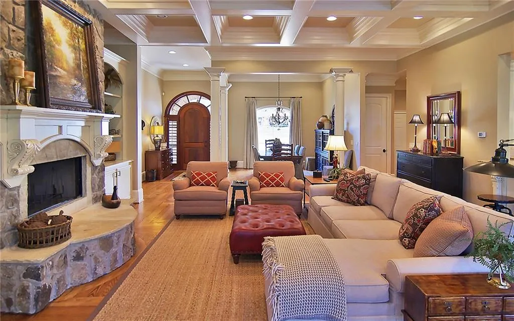 6239 Hunting Creek Road, Sandy Springs, Georgia 30328, 7 Bedrooms Bedrooms, ,5 BathroomsBathrooms,Residential,Sold,6239 Hunting Creek Road,5644650