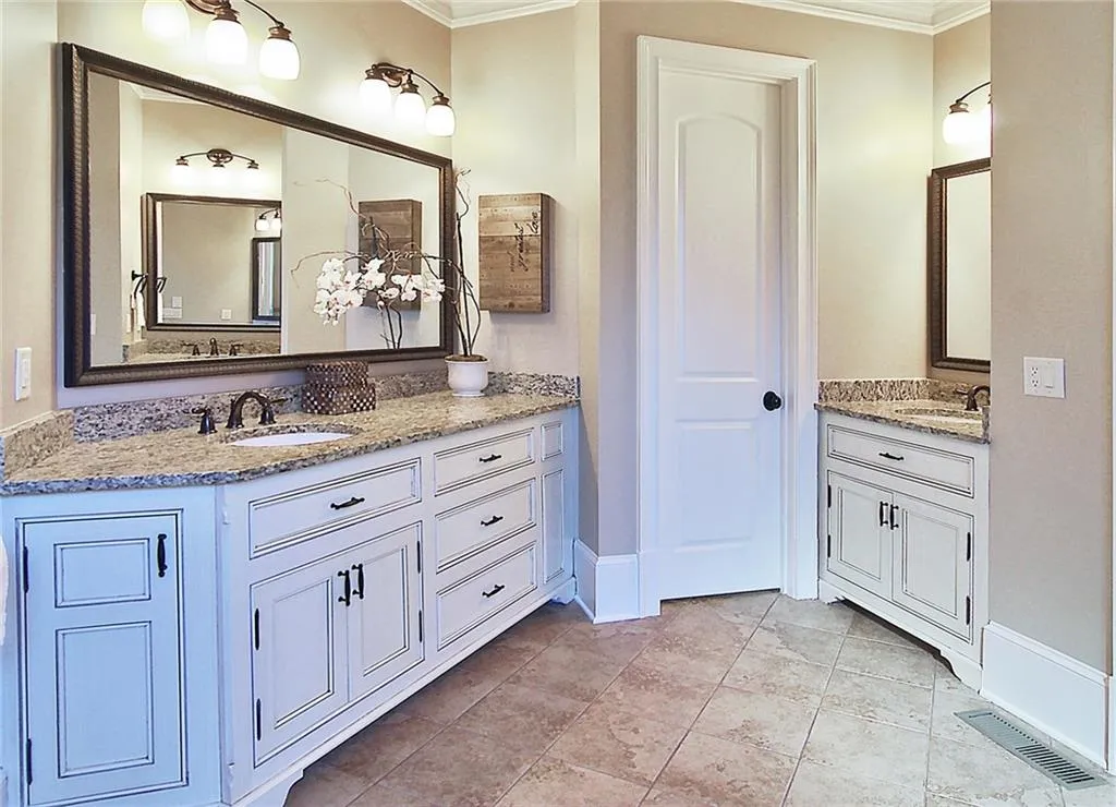 6239 Hunting Creek Road, Sandy Springs, Georgia 30328, 7 Bedrooms Bedrooms, ,5 BathroomsBathrooms,Residential,Sold,6239 Hunting Creek Road,5644650