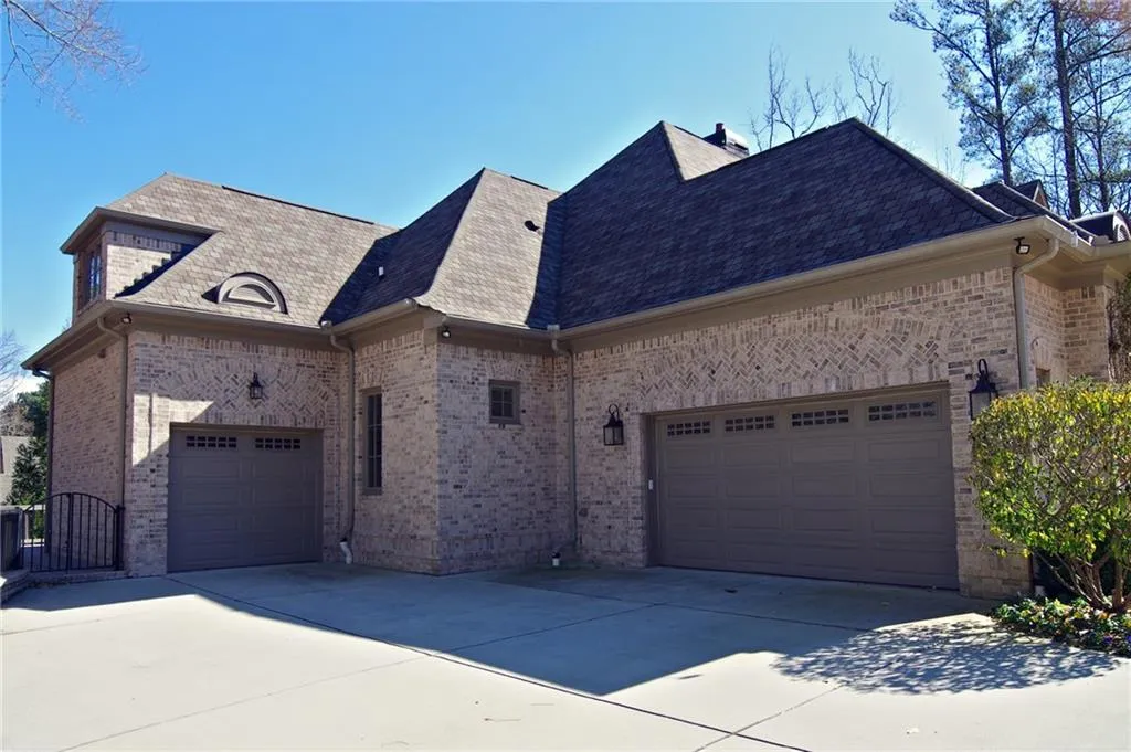 6239 Hunting Creek Road, Sandy Springs, Georgia 30328, 7 Bedrooms Bedrooms, ,5 BathroomsBathrooms,Residential,Sold,6239 Hunting Creek Road,5644650