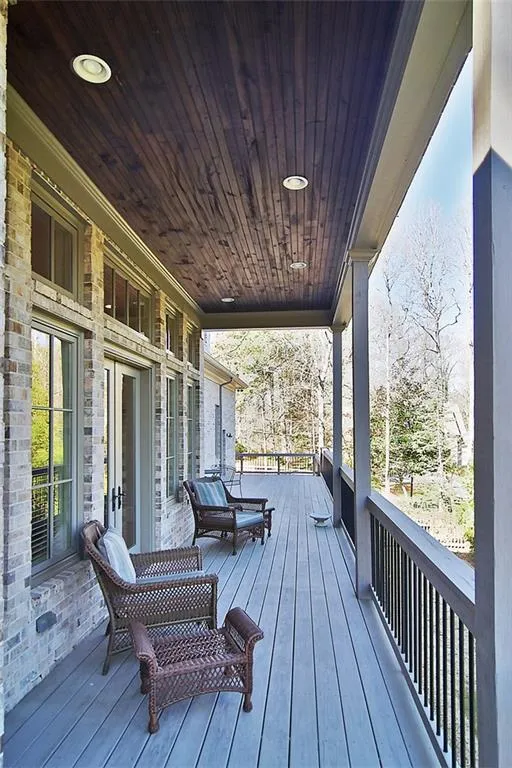 6239 Hunting Creek Road, Sandy Springs, Georgia 30328, 7 Bedrooms Bedrooms, ,5 BathroomsBathrooms,Residential,Sold,6239 Hunting Creek Road,5644650