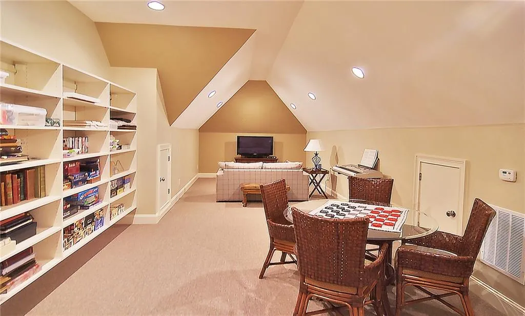 6239 Hunting Creek Road, Sandy Springs, Georgia 30328, 7 Bedrooms Bedrooms, ,5 BathroomsBathrooms,Residential,Sold,6239 Hunting Creek Road,5644650