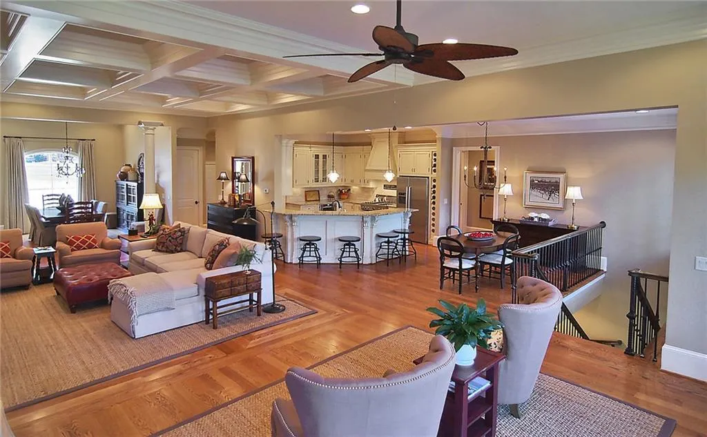 6239 Hunting Creek Road, Sandy Springs, Georgia 30328, 7 Bedrooms Bedrooms, ,5 BathroomsBathrooms,Residential,Sold,6239 Hunting Creek Road,5644650