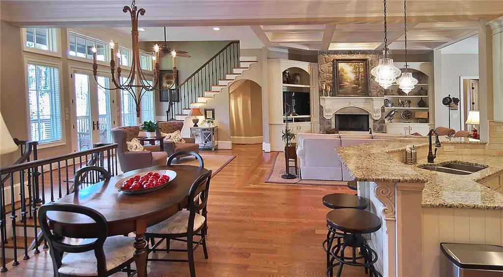 6239 Hunting Creek Road, Sandy Springs, Georgia 30328, 7 Bedrooms Bedrooms, ,5 BathroomsBathrooms,Residential,Sold,6239 Hunting Creek Road,5644650