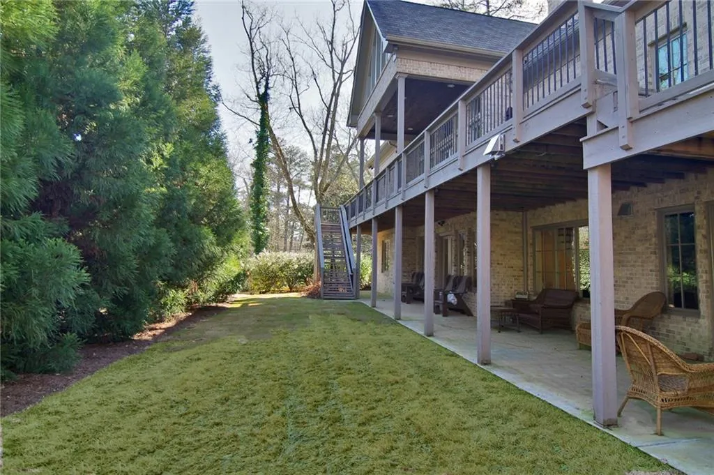 6239 Hunting Creek Road, Sandy Springs, Georgia 30328, 7 Bedrooms Bedrooms, ,5 BathroomsBathrooms,Residential,Sold,6239 Hunting Creek Road,5644650