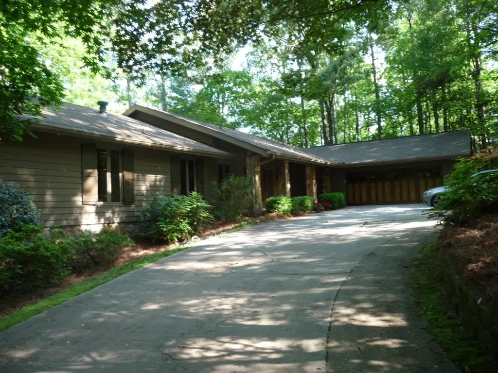 670 River Chase Point, Sandy Springs, Georgia 30328, 5 Bedrooms Bedrooms, ,4 BathroomsBathrooms,Residential,Sold,670 River Chase Point,5682274