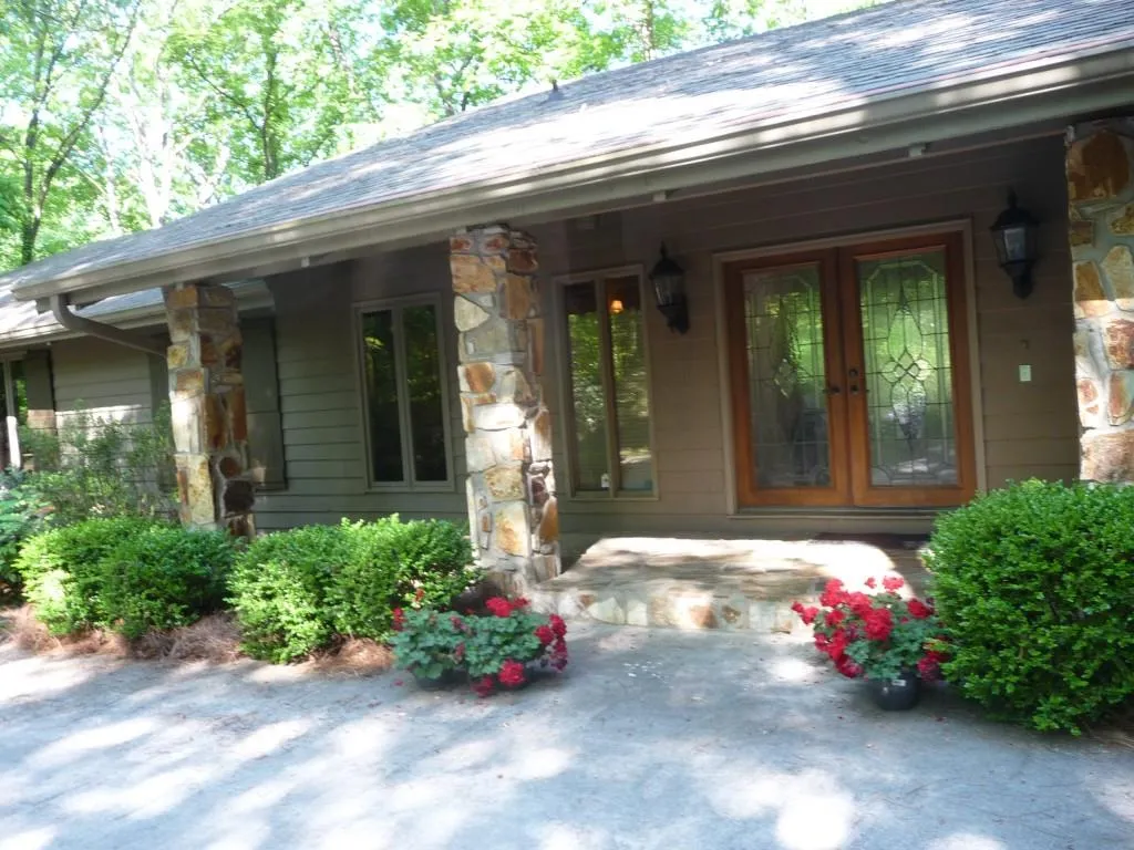 670 River Chase Point, Sandy Springs, Georgia 30328, 5 Bedrooms Bedrooms, ,4 BathroomsBathrooms,Residential,Sold,670 River Chase Point,5682274