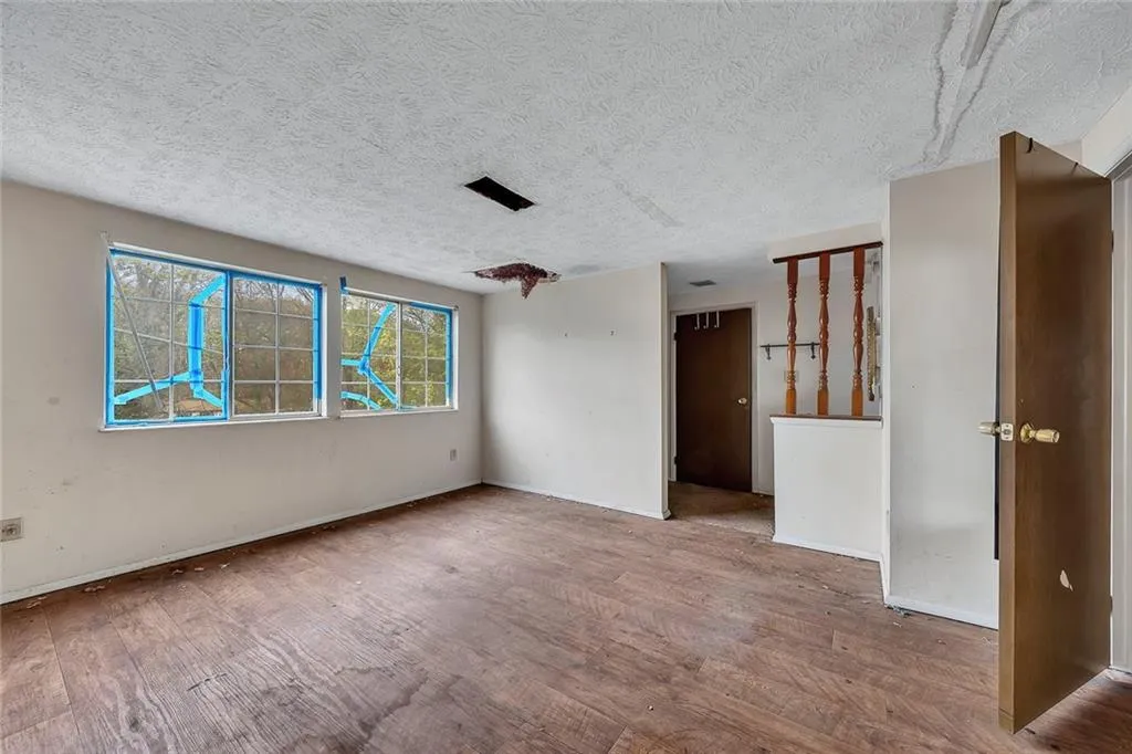 8846 Applegate Lane, Atlanta, Georgia 30350, 3 Bedrooms Bedrooms, ,2 BathroomsBathrooms,Residential,For Sale,8846 Applegate Lane,7741843