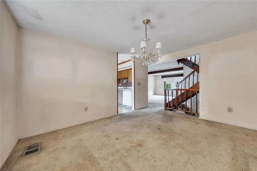 8846 Applegate Lane, Atlanta, Georgia 30350, 3 Bedrooms Bedrooms, ,2 BathroomsBathrooms,Residential,For Sale,8846 Applegate Lane,7741843