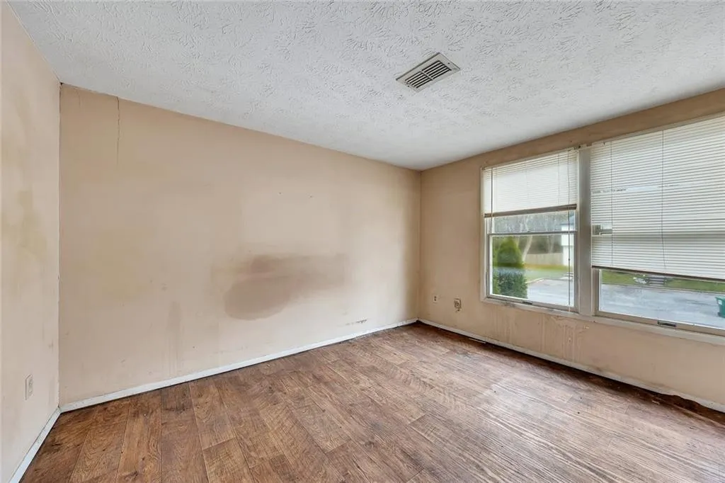 8846 Applegate Lane, Atlanta, Georgia 30350, 3 Bedrooms Bedrooms, ,2 BathroomsBathrooms,Residential,For Sale,8846 Applegate Lane,7741843