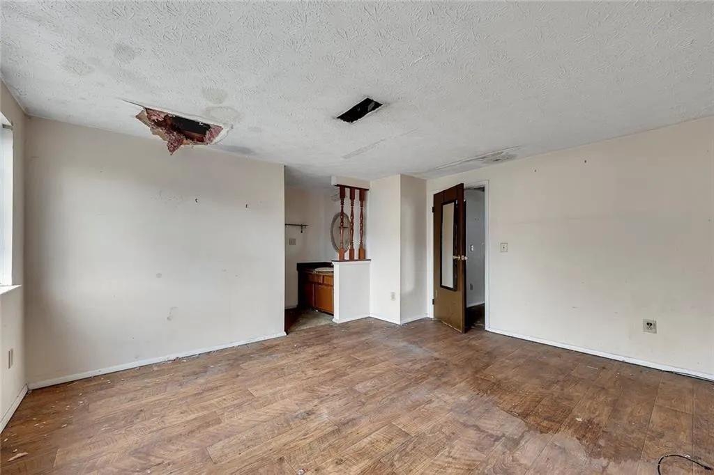 8846 Applegate Lane, Atlanta, Georgia 30350, 3 Bedrooms Bedrooms, ,2 BathroomsBathrooms,Residential,For Sale,8846 Applegate Lane,7741843