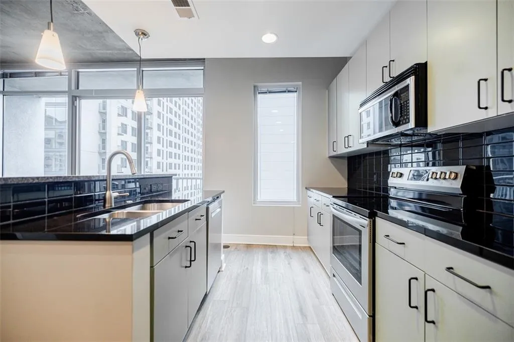 44 Peachtree Place Ne Unit 1228, Atlanta, Georgia 30309, 1 Bedroom Bedrooms, ,1 BathroomBathrooms,Residential,For Sale,44 Peachtree Place Ne Unit 1228,7632022
