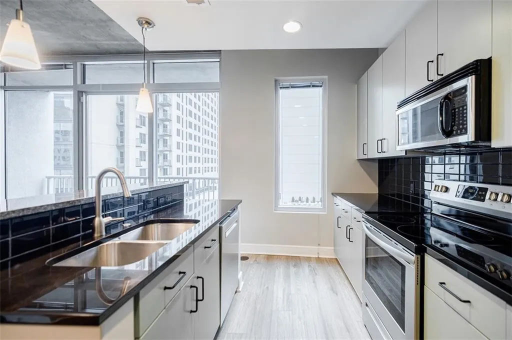 44 Peachtree Place Ne Unit 1228, Atlanta, Georgia 30309, 1 Bedroom Bedrooms, ,1 BathroomBathrooms,Residential,For Sale,44 Peachtree Place Ne Unit 1228,7632022