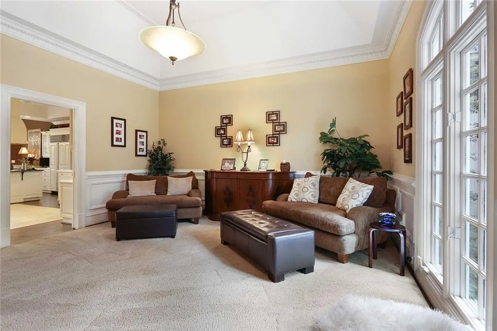 8880 Huntcliff Trace, Sandy Springs, Georgia 30350, 4 Bedrooms Bedrooms, ,4 BathroomsBathrooms,Residential,Sold,8880 Huntcliff Trace,5903479