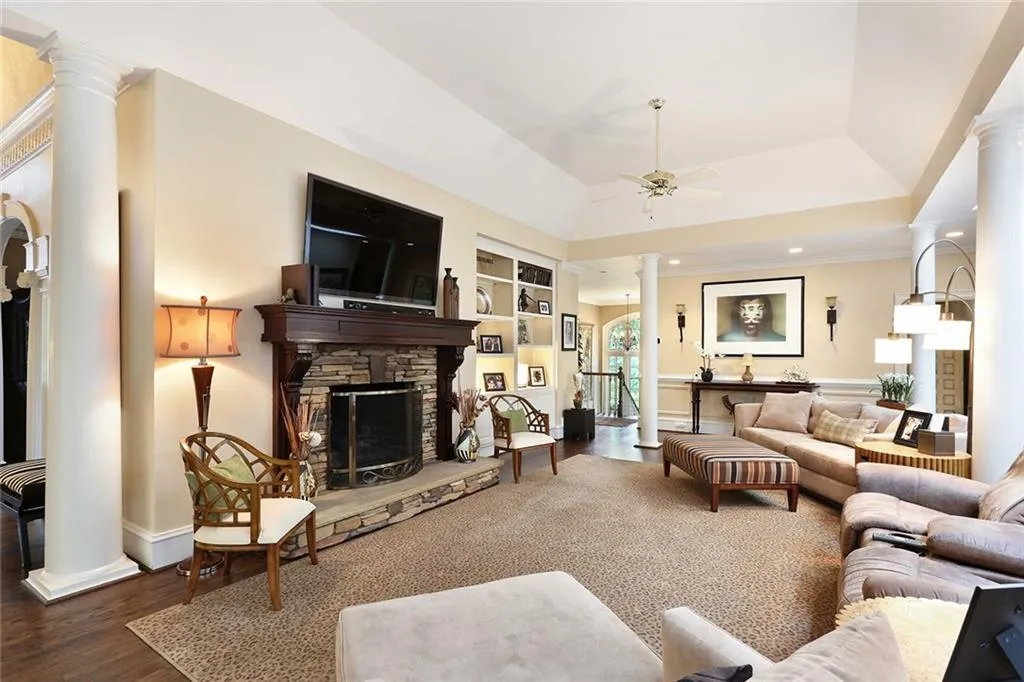 8880 Huntcliff Trace, Sandy Springs, Georgia 30350, 4 Bedrooms Bedrooms, ,4 BathroomsBathrooms,Residential,Sold,8880 Huntcliff Trace,5903479