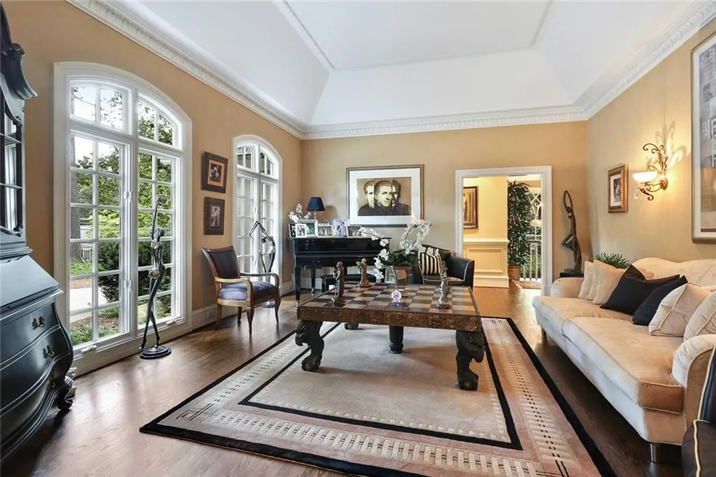 8880 Huntcliff Trace, Sandy Springs, Georgia 30350, 4 Bedrooms Bedrooms, ,4 BathroomsBathrooms,Residential,Sold,8880 Huntcliff Trace,5903479