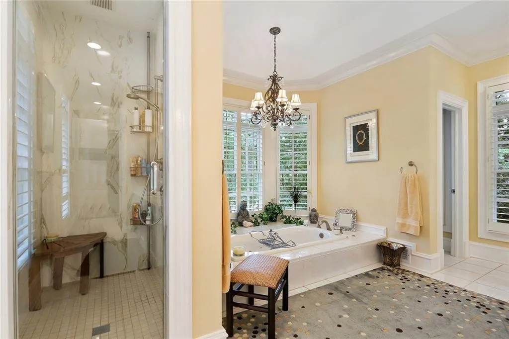 8880 Huntcliff Trace, Sandy Springs, Georgia 30350, 4 Bedrooms Bedrooms, ,4 BathroomsBathrooms,Residential,Sold,8880 Huntcliff Trace,5903479