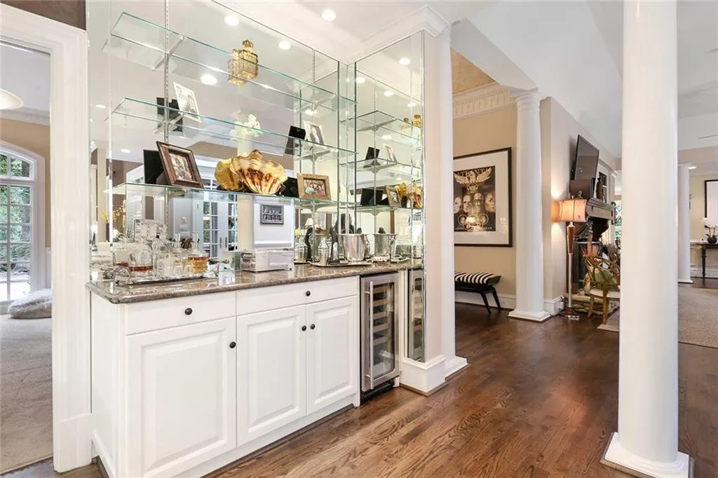 8880 Huntcliff Trace, Sandy Springs, Georgia 30350, 4 Bedrooms Bedrooms, ,4 BathroomsBathrooms,Residential,Sold,8880 Huntcliff Trace,5903479