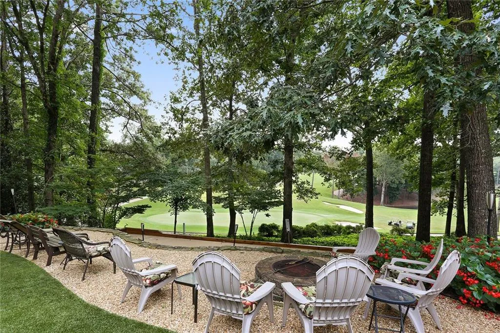 8880 Huntcliff Trace, Sandy Springs, Georgia 30350, 4 Bedrooms Bedrooms, ,4 BathroomsBathrooms,Residential,Sold,8880 Huntcliff Trace,5903479