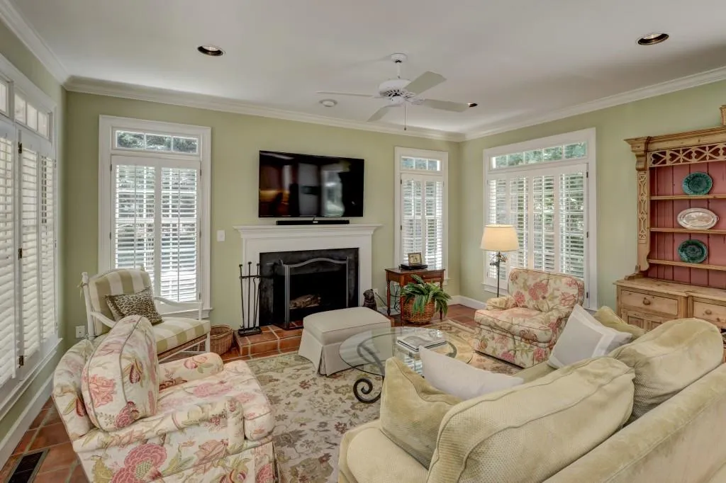 2823 Dover Road, Atlanta, Georgia 30327, 4 Bedrooms Bedrooms, ,4 BathroomsBathrooms,Residential,Sold,2823 Dover Road,5949864