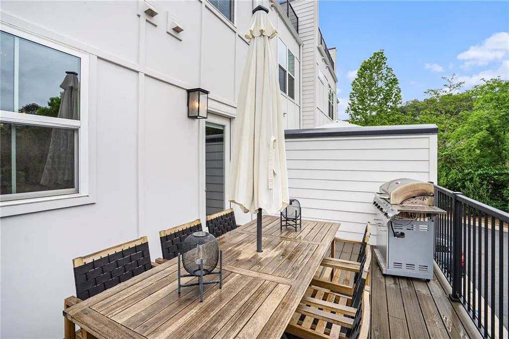 2505 Astaire Court Nw Unit 37, Atlanta, Georgia 30318, 3 Bedrooms Bedrooms, ,3 BathroomsBathrooms,Residential,For Sale,2505 Astaire Court Nw Unit 37,7573542