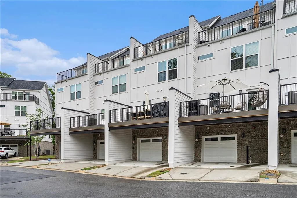 2505 Astaire Court Nw Unit 37, Atlanta, Georgia 30318, 3 Bedrooms Bedrooms, ,3 BathroomsBathrooms,Residential,For Sale,2505 Astaire Court Nw Unit 37,7573542