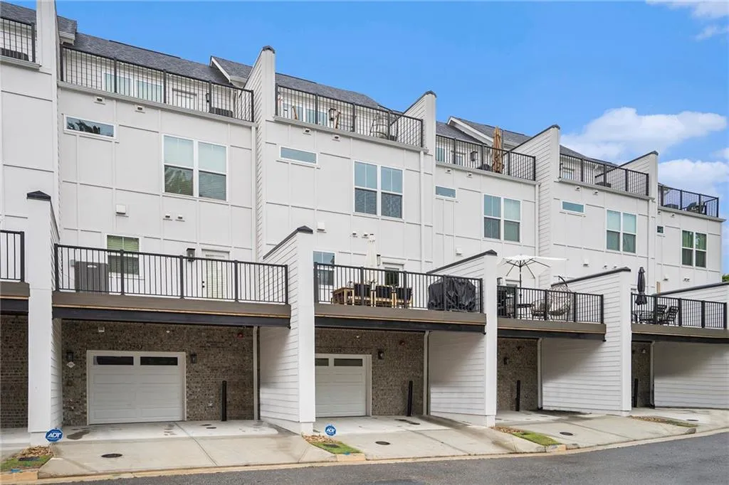 2505 Astaire Court Nw Unit 37, Atlanta, Georgia 30318, 3 Bedrooms Bedrooms, ,3 BathroomsBathrooms,Residential,For Sale,2505 Astaire Court Nw Unit 37,7573542