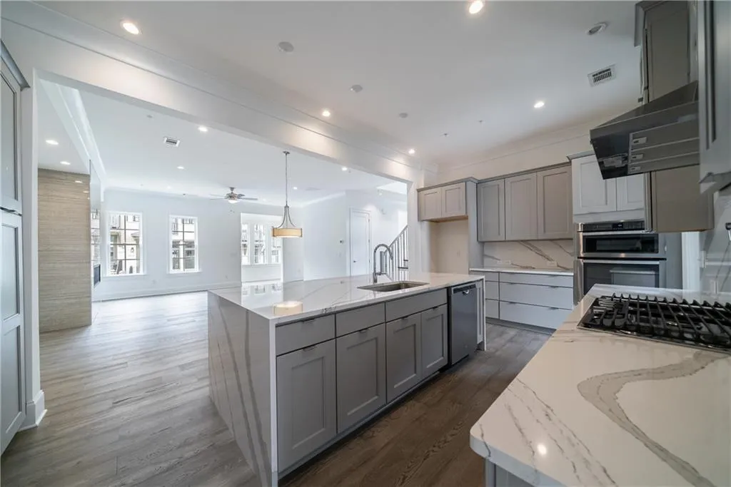 6656 Cadence Boulevard, Atlanta, Georgia 30328, 3 Bedrooms Bedrooms, ,3 BathroomsBathrooms,Residential,Sold,6656 Cadence Boulevard,6877327