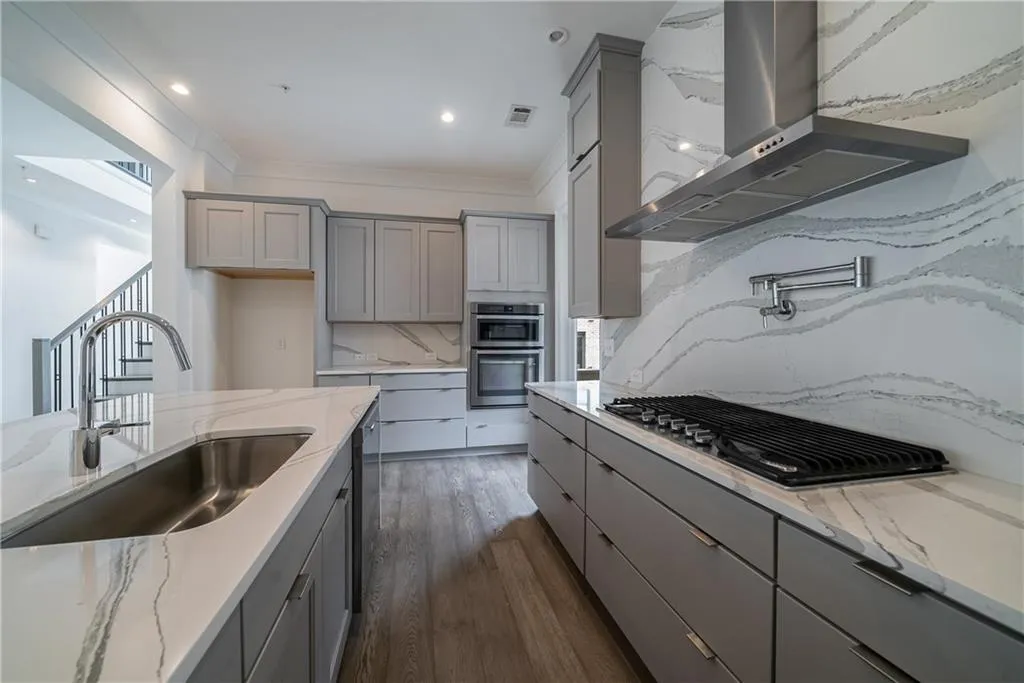 6656 Cadence Boulevard, Atlanta, Georgia 30328, 3 Bedrooms Bedrooms, ,3 BathroomsBathrooms,Residential,Sold,6656 Cadence Boulevard,6877327