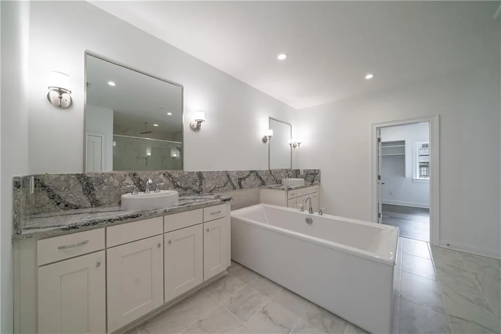 6656 Cadence Boulevard, Atlanta, Georgia 30328, 3 Bedrooms Bedrooms, ,3 BathroomsBathrooms,Residential,Sold,6656 Cadence Boulevard,6877327