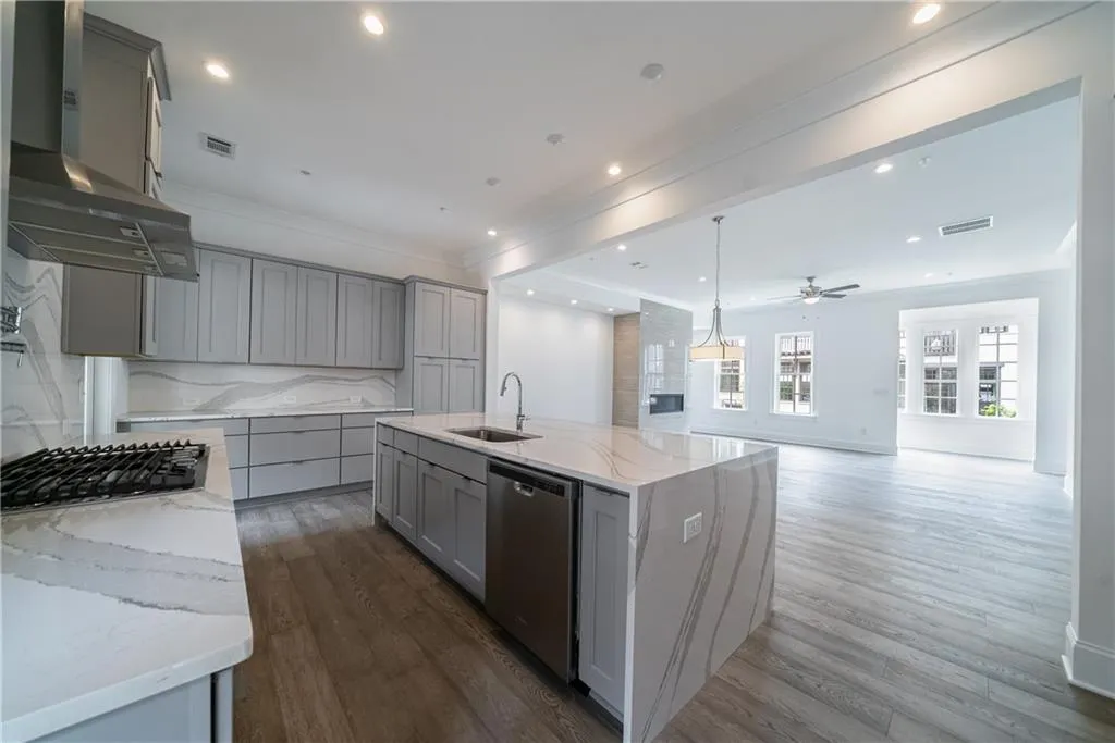 6656 Cadence Boulevard, Atlanta, Georgia 30328, 3 Bedrooms Bedrooms, ,3 BathroomsBathrooms,Residential,Sold,6656 Cadence Boulevard,6877327