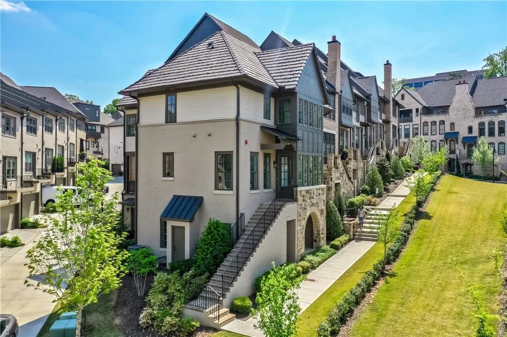 6656 Cadence Boulevard, Atlanta, Georgia 30328, 3 Bedrooms Bedrooms, ,3 BathroomsBathrooms,Residential,Sold,6656 Cadence Boulevard,6877327