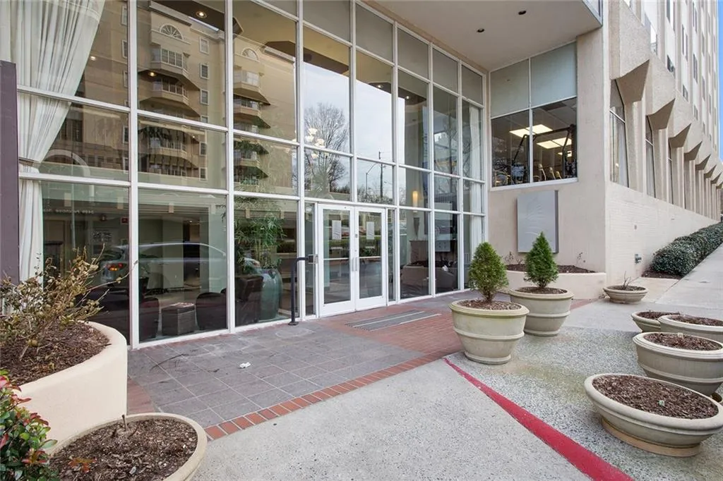 2479 Peachtree Road Ne Unit 512, Atlanta, Georgia 30305, 1 Bedroom Bedrooms, ,1 BathroomBathrooms,Residential,Sold,2479 Peachtree Road Ne Unit 512,5805983