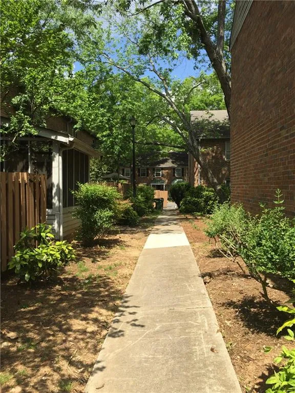 6700 Roswell Road Unit 24c, Atlanta, Georgia 30328, 2 Bedrooms Bedrooms, ,2 BathroomsBathrooms,Residential,Sold,6700 Roswell Road Unit 24c,5682073
