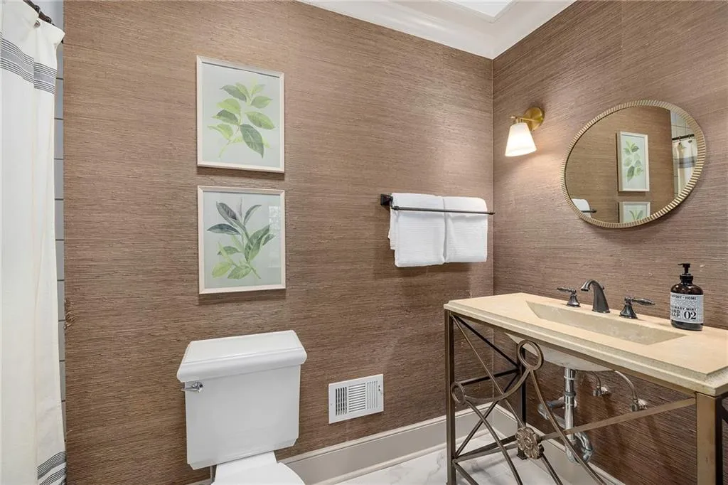 Main Floor Full Bath