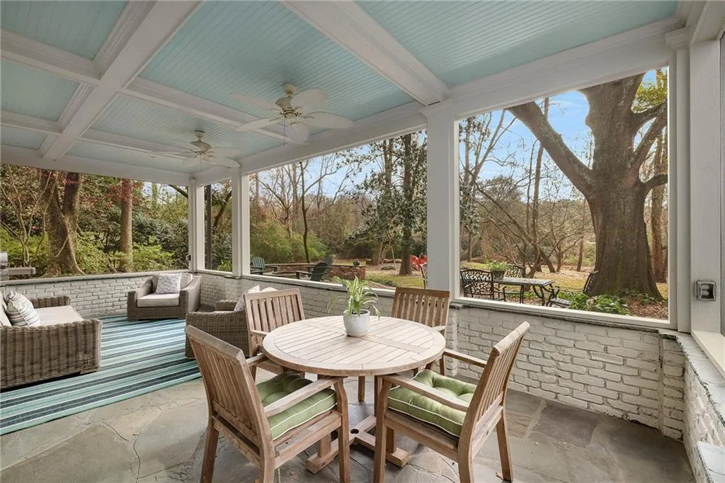 965 Landmark Drive, Atlanta, Georgia 30342, 5 Bedrooms Bedrooms, ,3 BathroomsBathrooms,Residential,For Sale,965 Landmark Drive,7688343