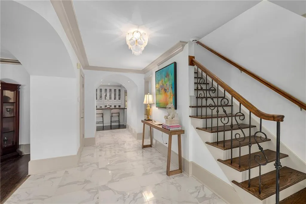 965 Landmark Drive, Atlanta, Georgia 30342, 5 Bedrooms Bedrooms, ,3 BathroomsBathrooms,Residential,For Sale,965 Landmark Drive,7688343