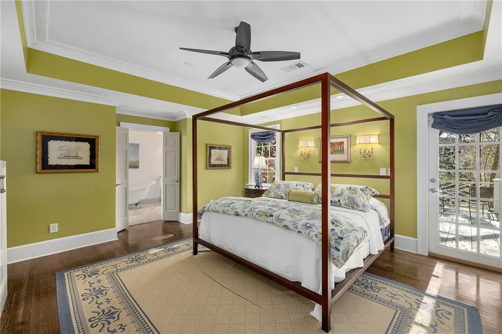 965 Landmark Drive, Atlanta, Georgia 30342, 5 Bedrooms Bedrooms, ,3 BathroomsBathrooms,Residential,For Sale,965 Landmark Drive,7688343