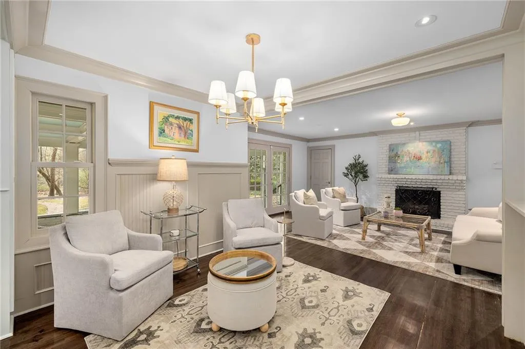 965 Landmark Drive, Atlanta, Georgia 30342, 5 Bedrooms Bedrooms, ,3 BathroomsBathrooms,Residential,For Sale,965 Landmark Drive,7688343