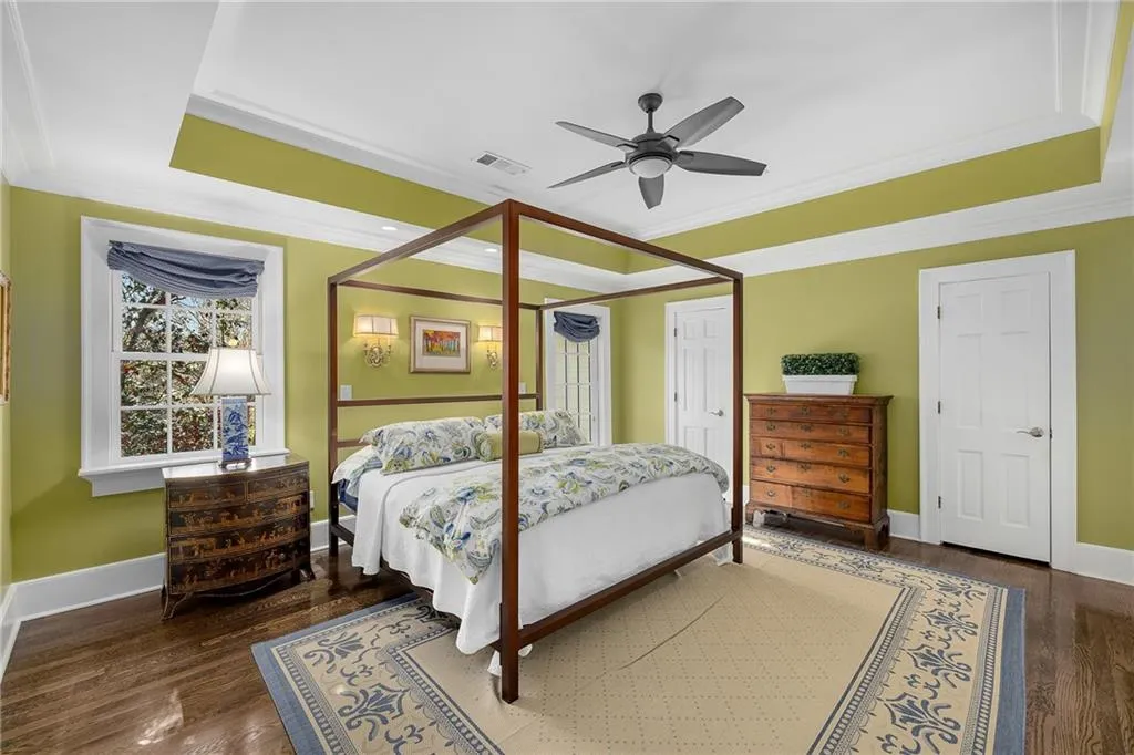 965 Landmark Drive, Atlanta, Georgia 30342, 5 Bedrooms Bedrooms, ,3 BathroomsBathrooms,Residential,For Sale,965 Landmark Drive,7688343