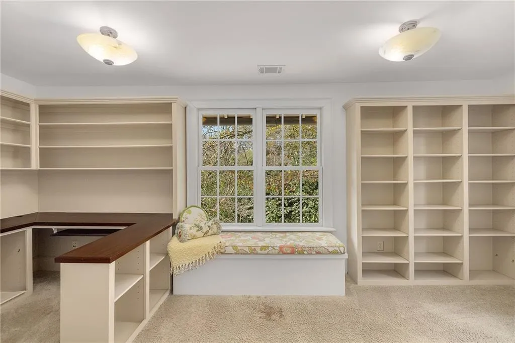 965 Landmark Drive, Atlanta, Georgia 30342, 5 Bedrooms Bedrooms, ,3 BathroomsBathrooms,Residential,For Sale,965 Landmark Drive,7688343